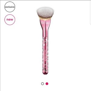 Love is the Foundation Brush by IT Cosmetics